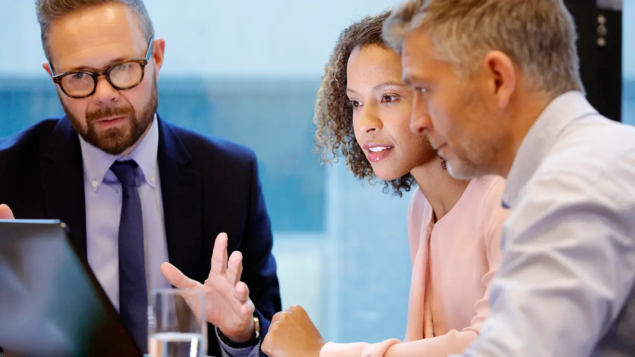 How To Pick A Financial Advisor: 5 Crucial Things To Take Into Account